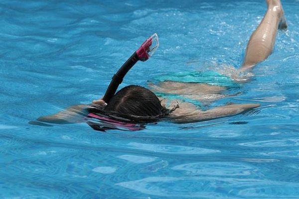 Comment choisir les accessoires de piscine pour optimiser le plaisir de la baignade et la sécurité